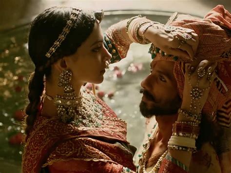  Queen Padmavati: Uma História Epica de Amor, Coragem e um Rei Ciumento